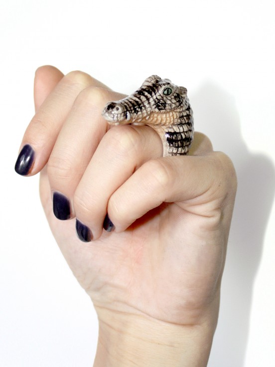 Bague crocodile en porcelaine