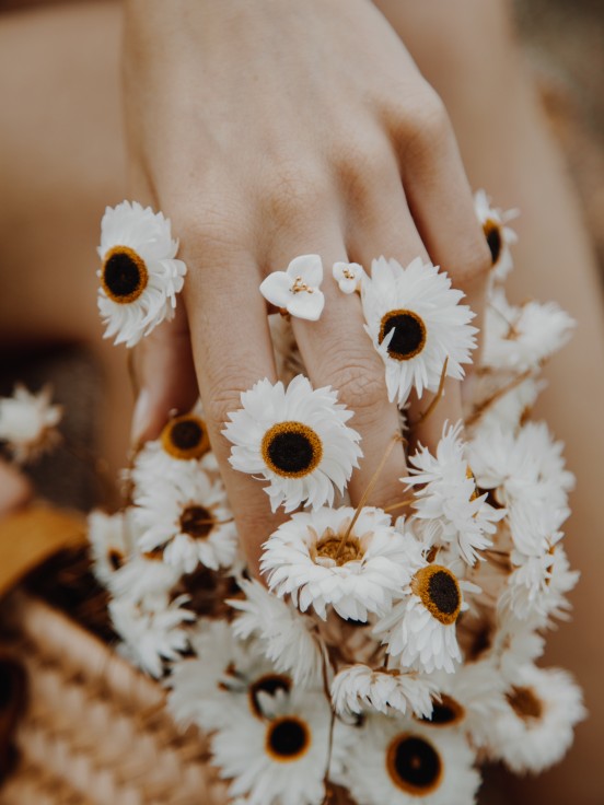 adjustable gold ring white bougainvillea flower