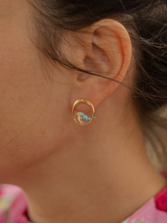 Blue bird round stud earrings