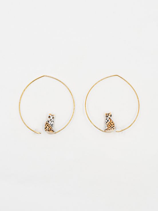 Sitting leopard small hoops