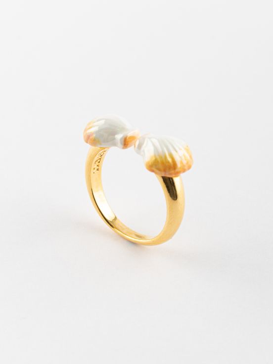 Pearly shell FaceToFace ring