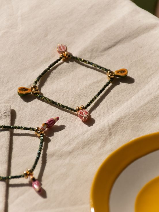 Bracelet perles d'hématite & cacatoès