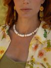 Collier coquillages & perles blanches